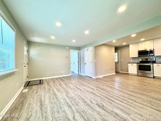 18 3rd Avenue, Hadley, NY 12835