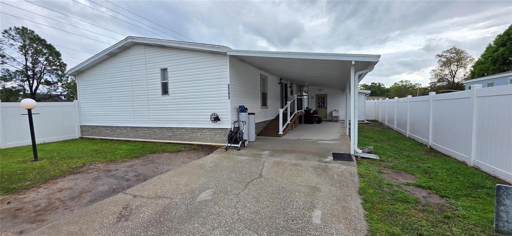 Image 6 of property listing at 3191 KEUKA LOOP, Lakeland, FL 33810