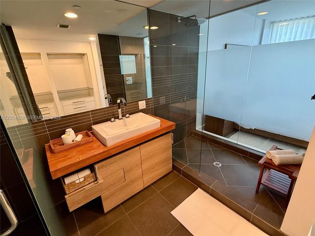 2155 Washington Ct 210, Miami Beach, FL 33139