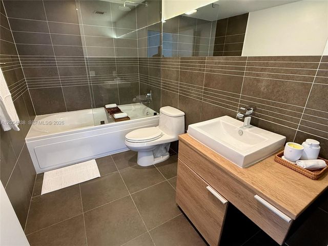 2155 Washington Ct 210, Miami Beach, FL 33139