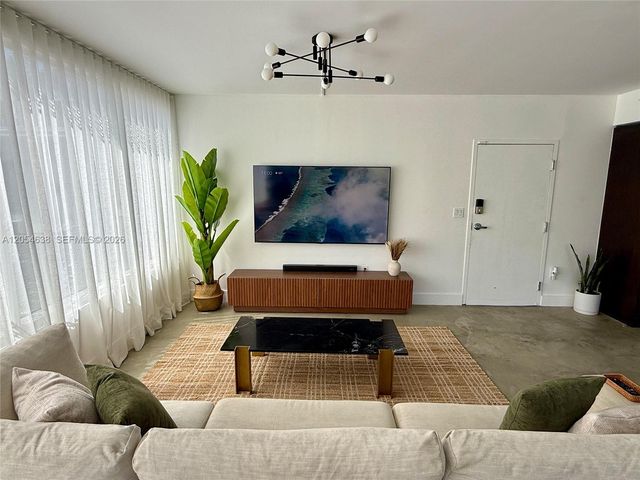 2155 Washington Ct 210, Miami Beach, FL 33139