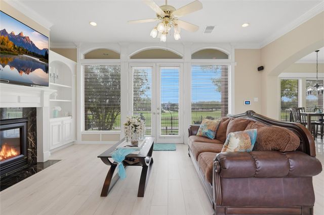 55 Monterrey Road E, Montgomery, TX 77356