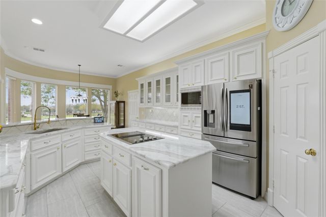 55 Monterrey Road E, Montgomery, TX 77356