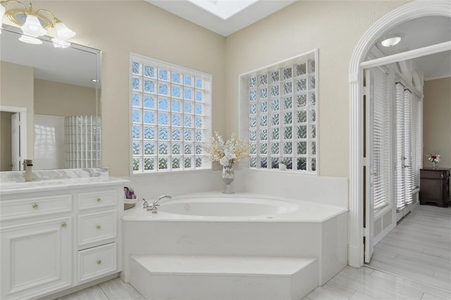 55 Monterrey Road E, Montgomery, TX 77356