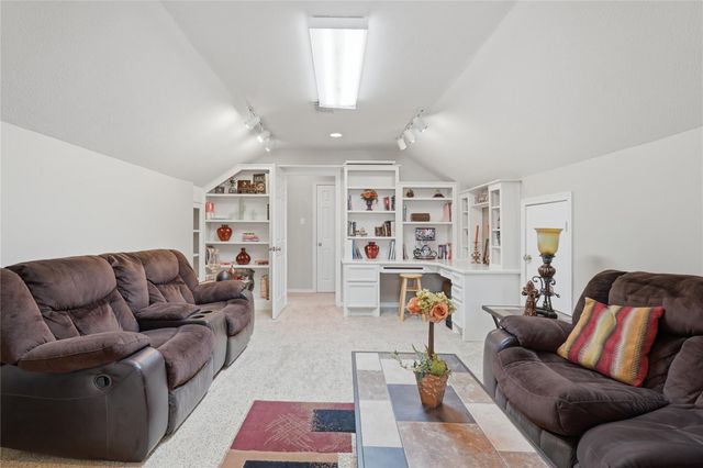 55 Monterrey Road E, Montgomery, TX 77356