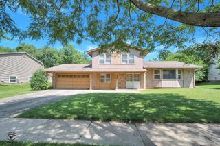 226 Charlestown Drive, Bolingbrook, IL 60440