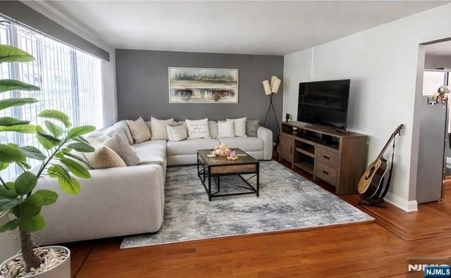 325 Oswald Place, Union, NJ 07088