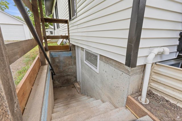 1523 Pierre Street, Manhattan, KS 66502