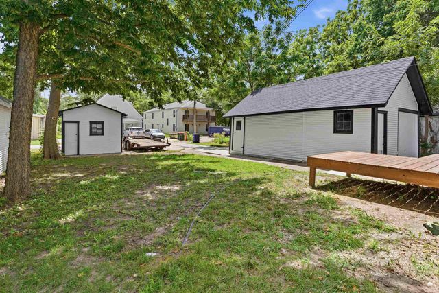 1523 Pierre Street, Manhattan, KS 66502