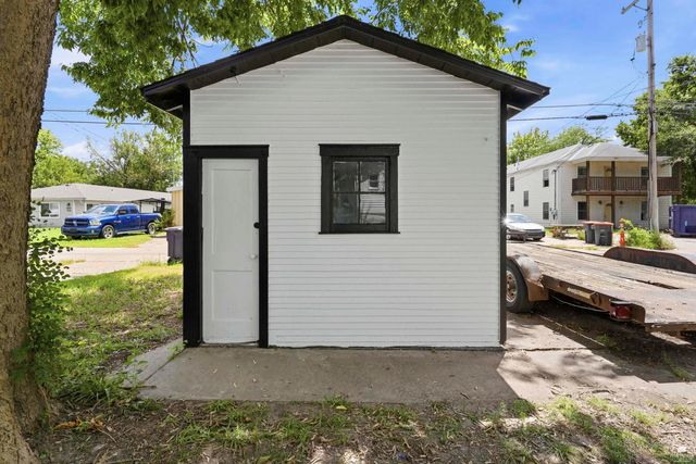 1523 Pierre Street, Manhattan, KS 66502