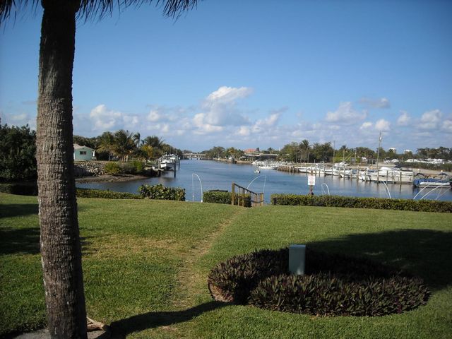 725 Hummingbird Way 210, North Palm Beach, FL 33408