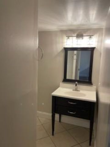 725 Hummingbird Way 210, North Palm Beach, FL 33408