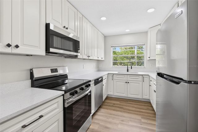25342 CARNOUSTIE DRIVE, Sorrento, FL 32776