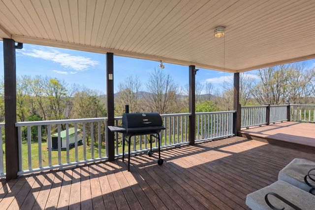 1440 Spout Springs Road, Clay City, KY 40312