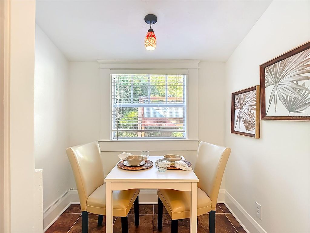 Image 17 of property listing at 906 E BROAD STREET, Tampa, FL 33604