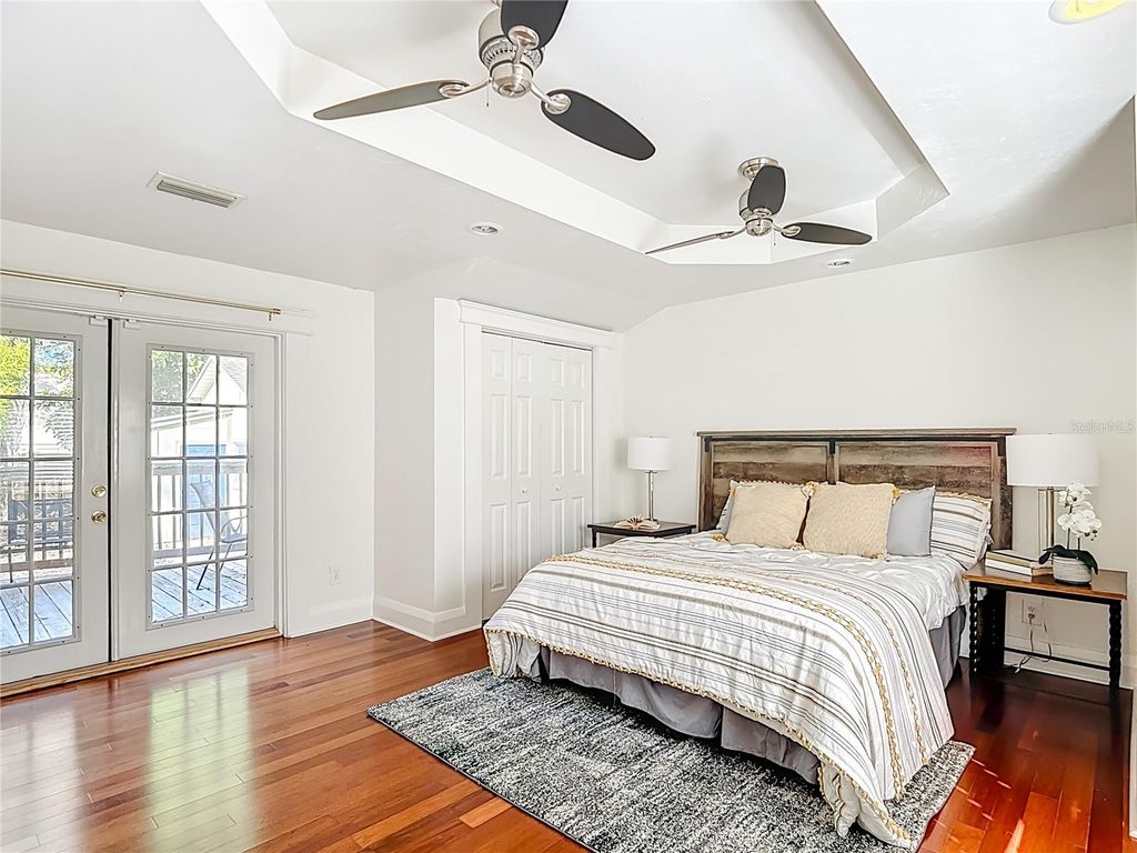 Image 18 of property listing at 906 E BROAD STREET, Tampa, FL 33604