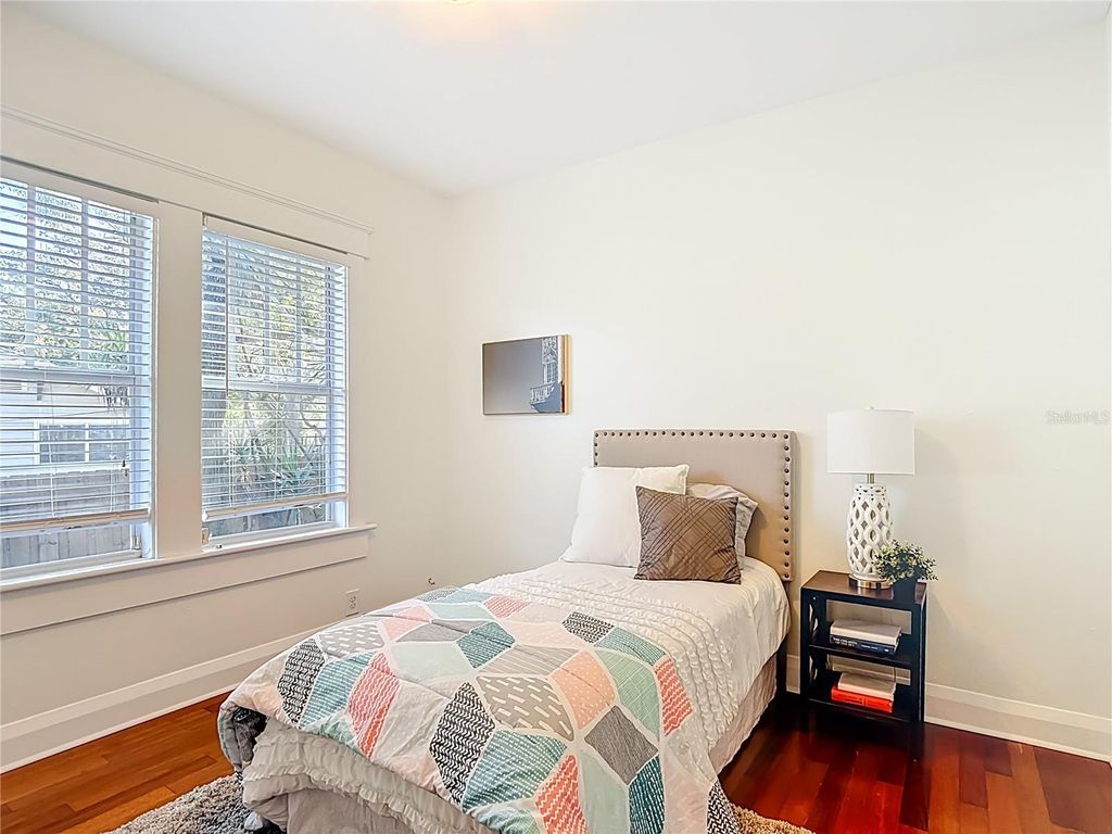 Image 25 of property listing at 906 E BROAD STREET, Tampa, FL 33604