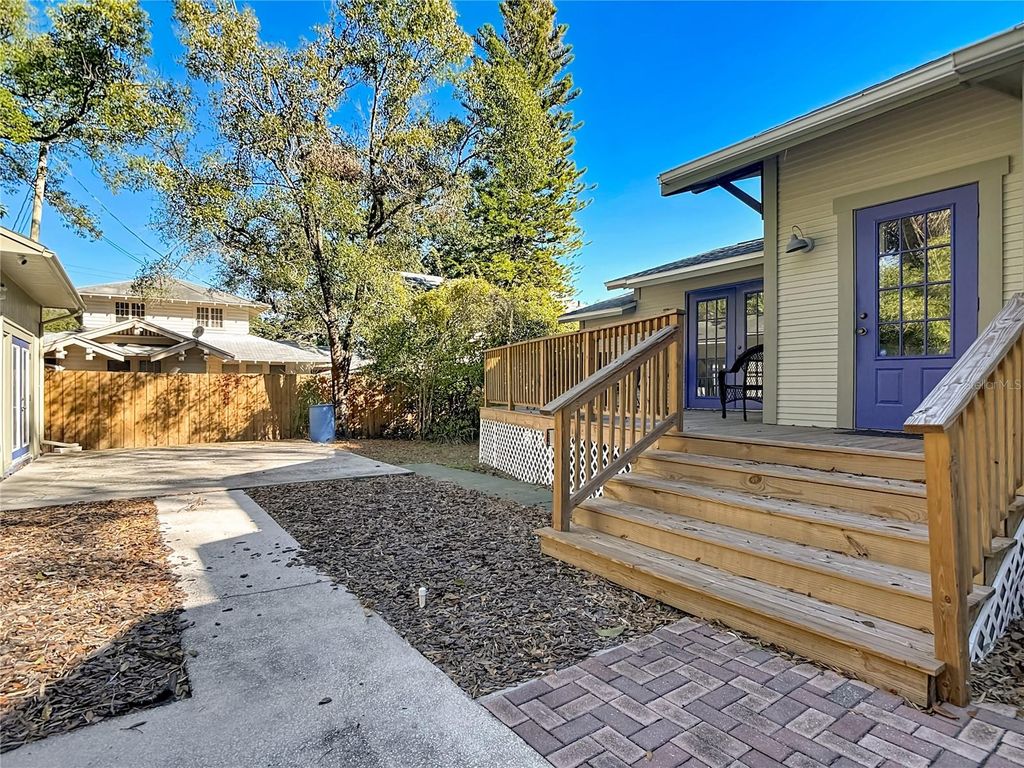 Image 31 of property listing at 906 E BROAD STREET, Tampa, FL 33604