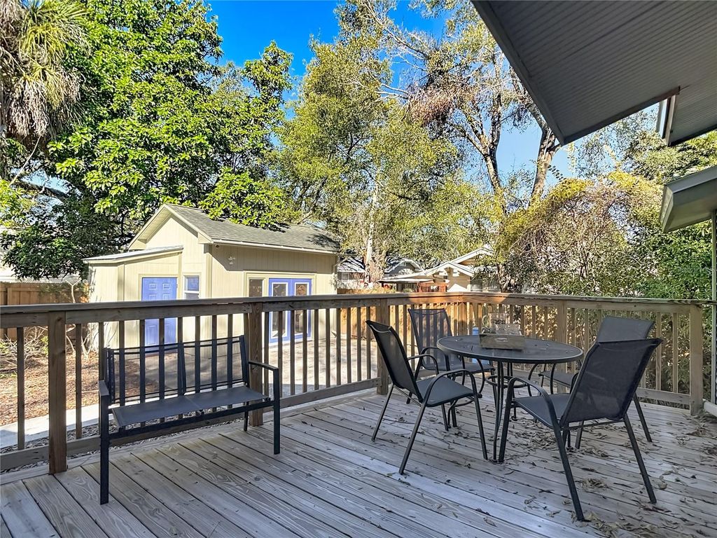 Image 34 of property listing at 906 E BROAD STREET, Tampa, FL 33604