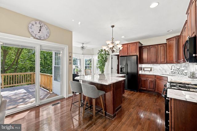 117 PINEHURST CT, Charles Town, WV 25414