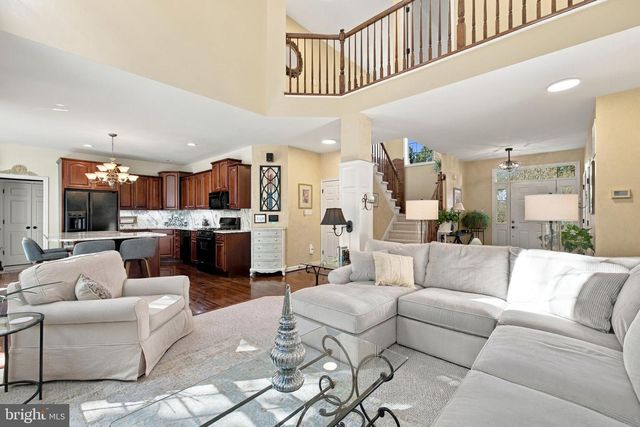 117 PINEHURST CT, Charles Town, WV 25414