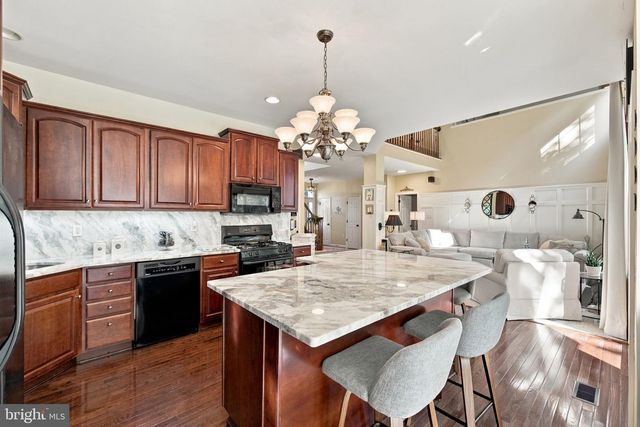 117 PINEHURST CT, Charles Town, WV 25414