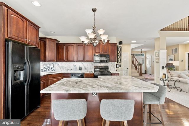 117 PINEHURST CT, Charles Town, WV 25414