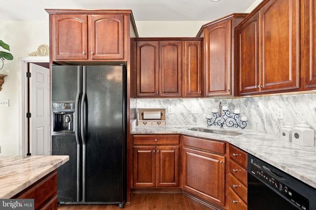 117 PINEHURST CT, Charles Town, WV 25414