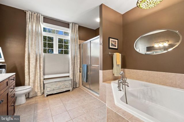 117 PINEHURST CT, Charles Town, WV 25414