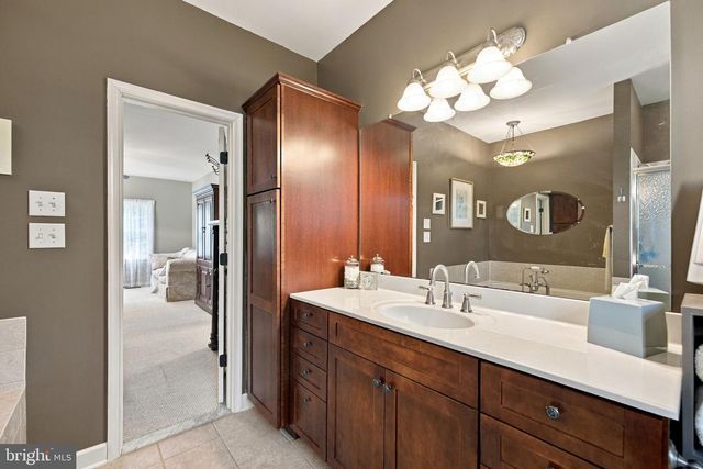 117 PINEHURST CT, Charles Town, WV 25414