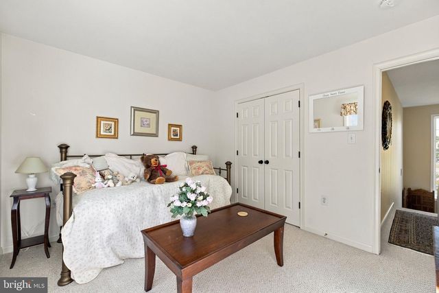 117 PINEHURST CT, Charles Town, WV 25414