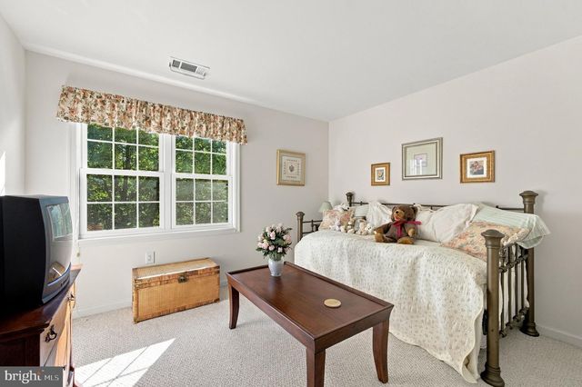117 PINEHURST CT, Charles Town, WV 25414