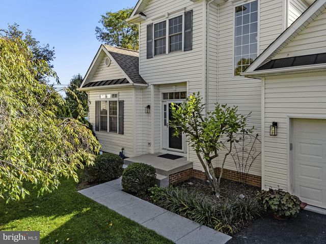 117 PINEHURST CT, Charles Town, WV 25414
