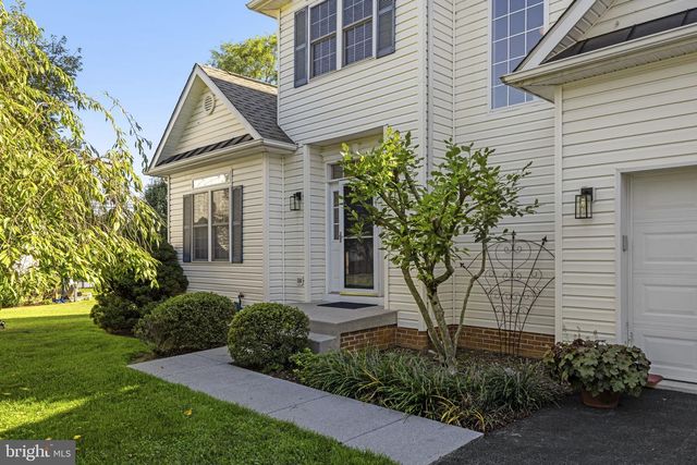 117 PINEHURST CT, Charles Town, WV 25414