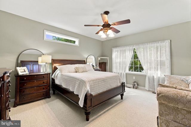 117 PINEHURST CT, Charles Town, WV 25414