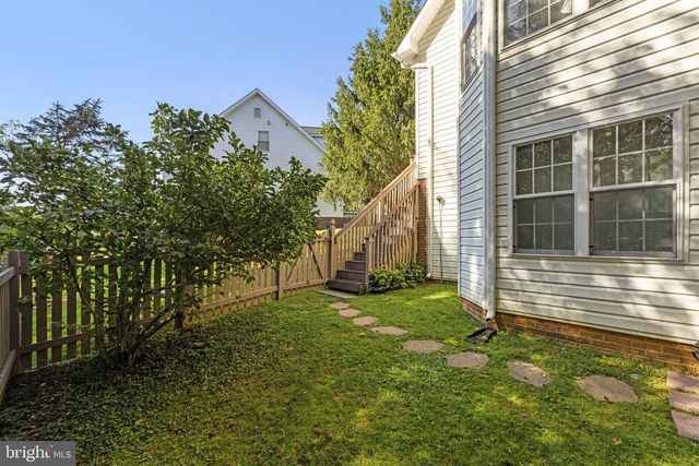 117 PINEHURST CT, Charles Town, WV 25414