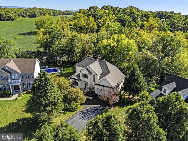 117 PINEHURST CT, Charles Town, WV 25414
