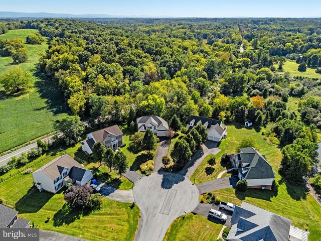 117 PINEHURST CT, Charles Town, WV 25414