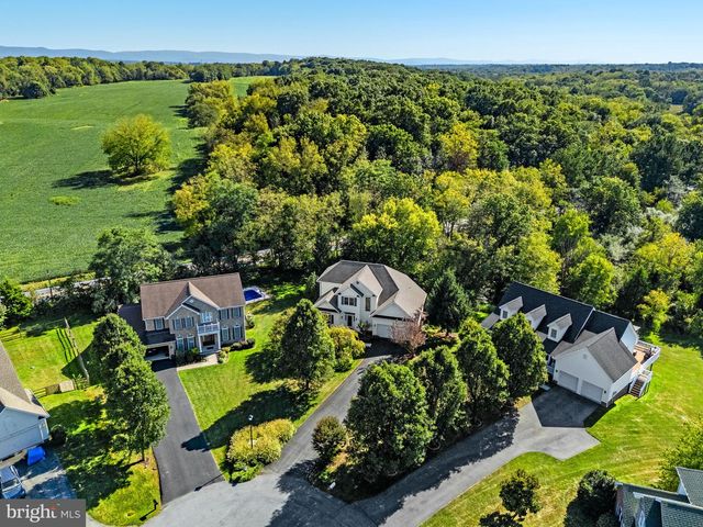 117 PINEHURST CT, Charles Town, WV 25414