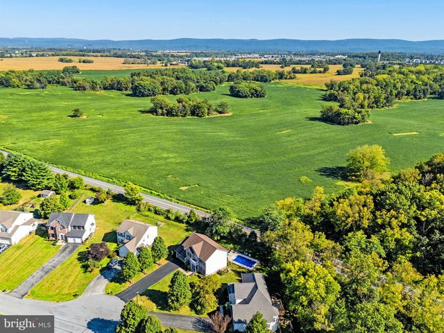 117 PINEHURST CT, Charles Town, WV 25414