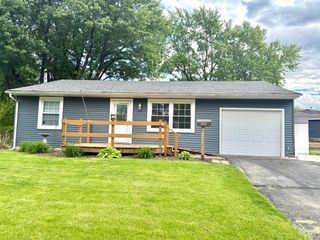 2016 Midhurst Court, Joliet, IL 60435