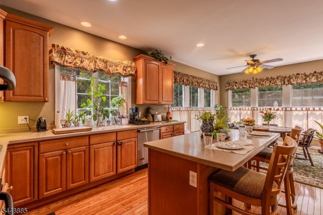 18 Hartlander St, East Brunswick Twp., NJ 08816