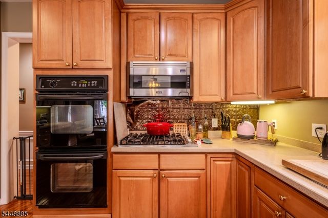 18 Hartlander St, East Brunswick Twp., NJ 08816