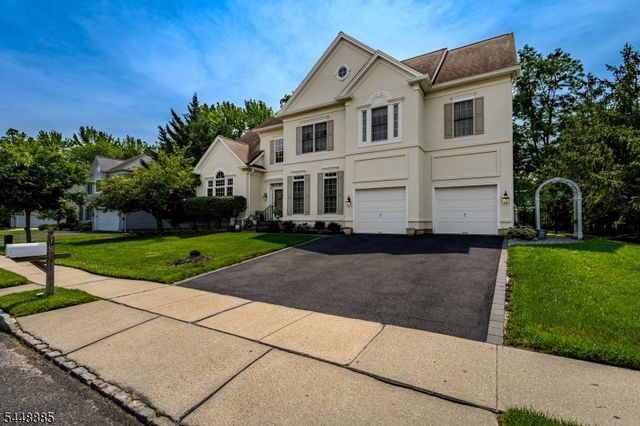 18 Hartlander St, East Brunswick Twp., NJ 08816