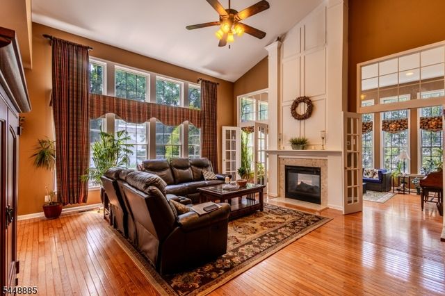 18 Hartlander St, East Brunswick Twp., NJ 08816
