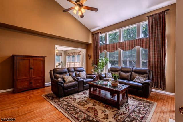 18 Hartlander St, East Brunswick Twp., NJ 08816