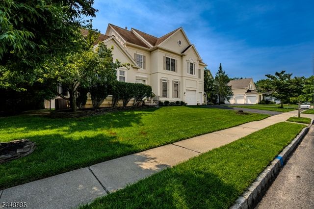 18 Hartlander St, East Brunswick Twp., NJ 08816