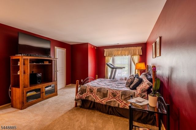 18 Hartlander St, East Brunswick Twp., NJ 08816