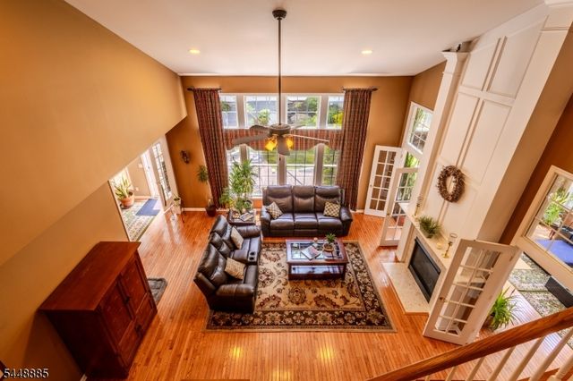 18 Hartlander St, East Brunswick Twp., NJ 08816