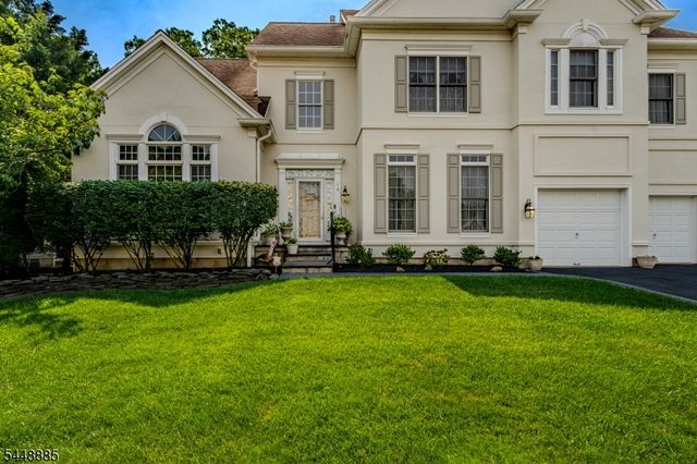 18 Hartlander St, East Brunswick Twp., NJ 08816